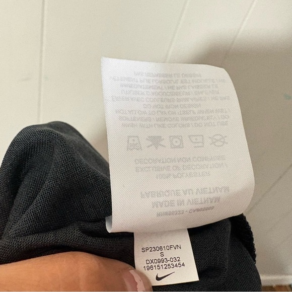 Nike Dri-FIT Legend Mens Long-Sleeve Fitness Top Tee DX0095-32 Size S NWT - Picture 9 of 9